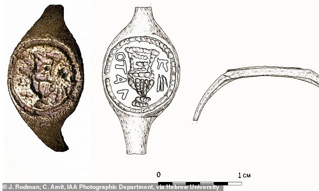 Bronzový prsten s nápisem Pilatus